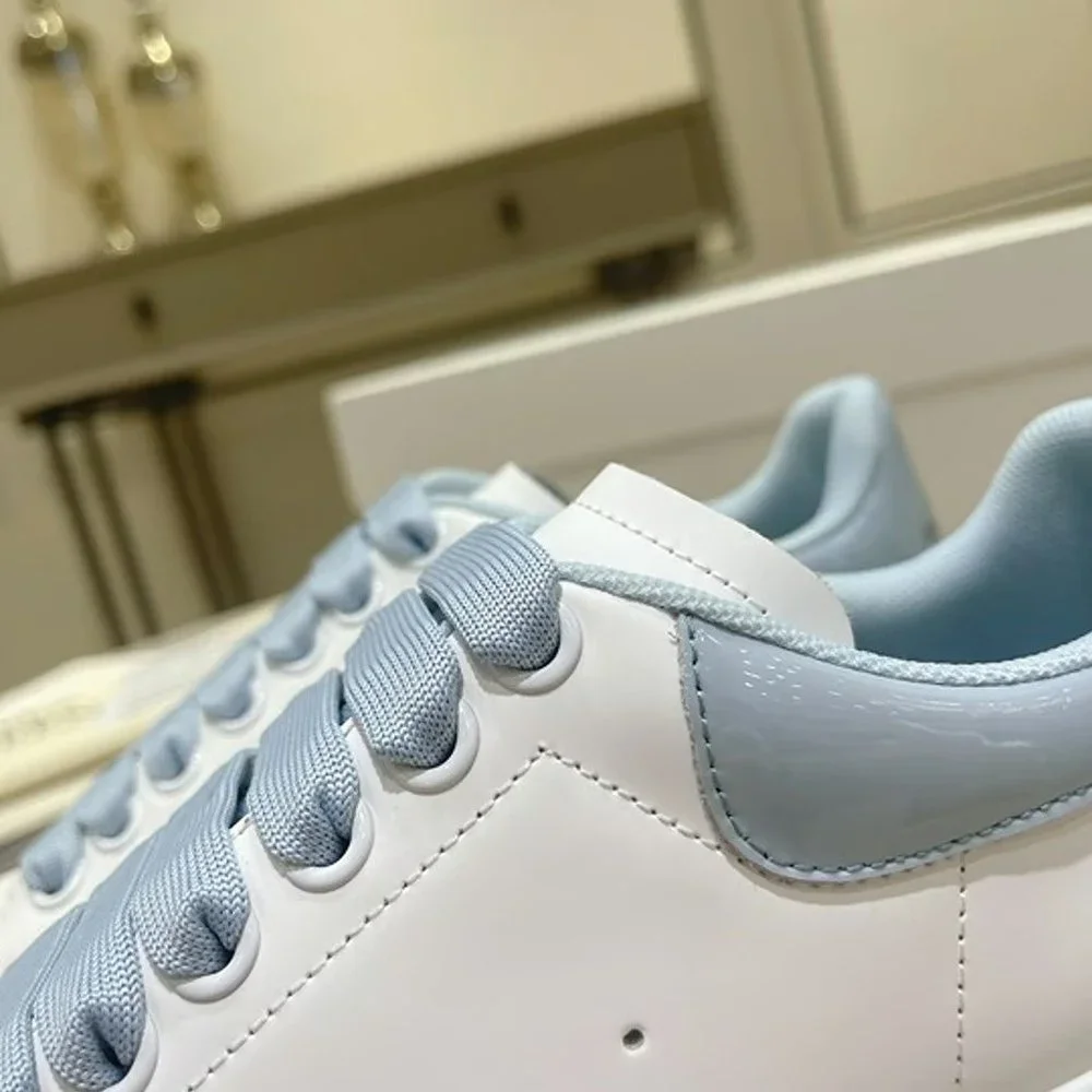 Women's sneakers - Picture 6 of 7